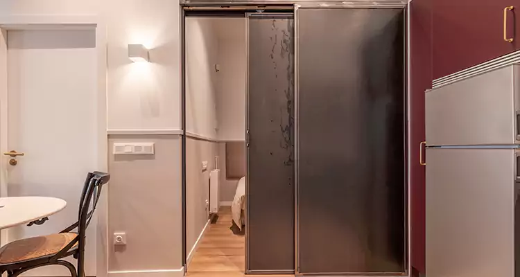 We Fix Closet Sliding Door in Bradenton, FL 